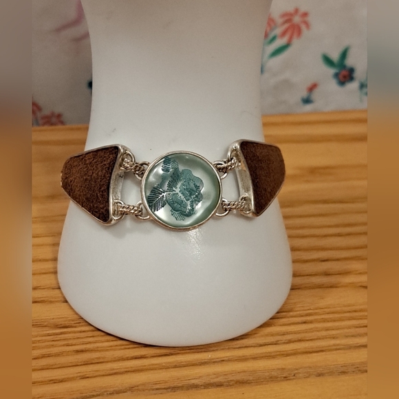 Vintage Liz Claiborne Brown Suede & Silver Tone Floral Boho Bracelet Jewelery - Picture 3 of 6